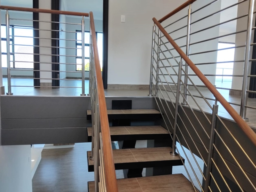 4 Bedroom Property for Sale in Wavecrest Eastern Cape